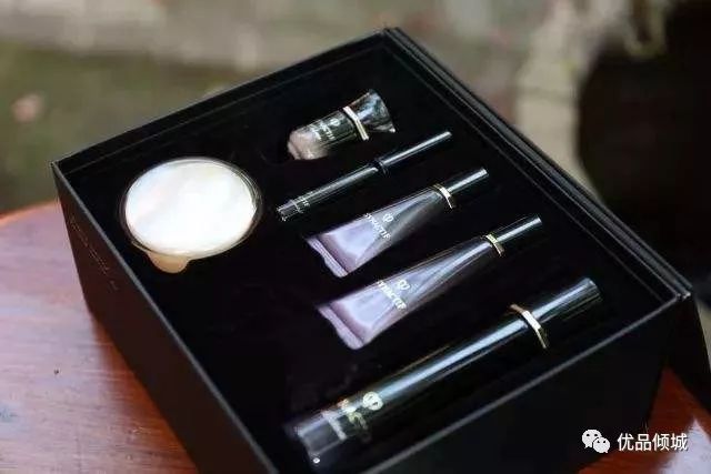 日本牌子黑色包装化妆品,日本著名的老牌化妆品牌