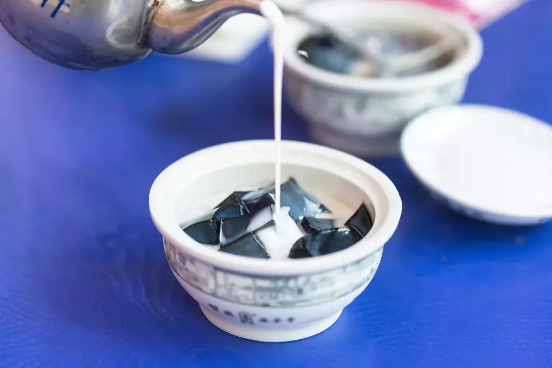 椰果仙草西米露,椰奶西米露烧仙草图片