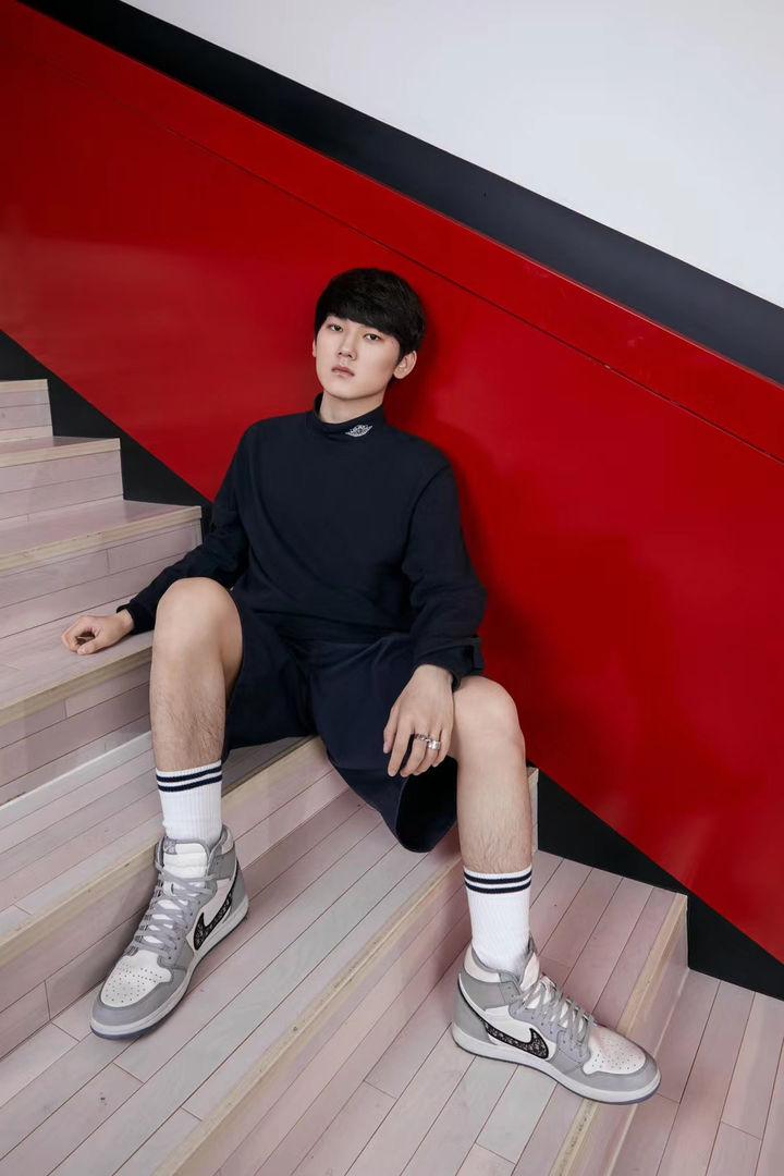 JKL不愧是LPL牌面，代言知名品牌迪奥的定妆照曝出，这颜值就离谱