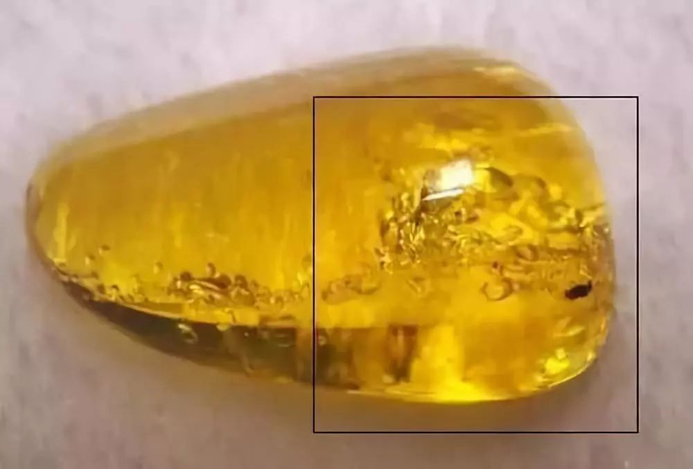 蜜蜡手串真的能戴吗,这样的文玩串子你还敢玩么