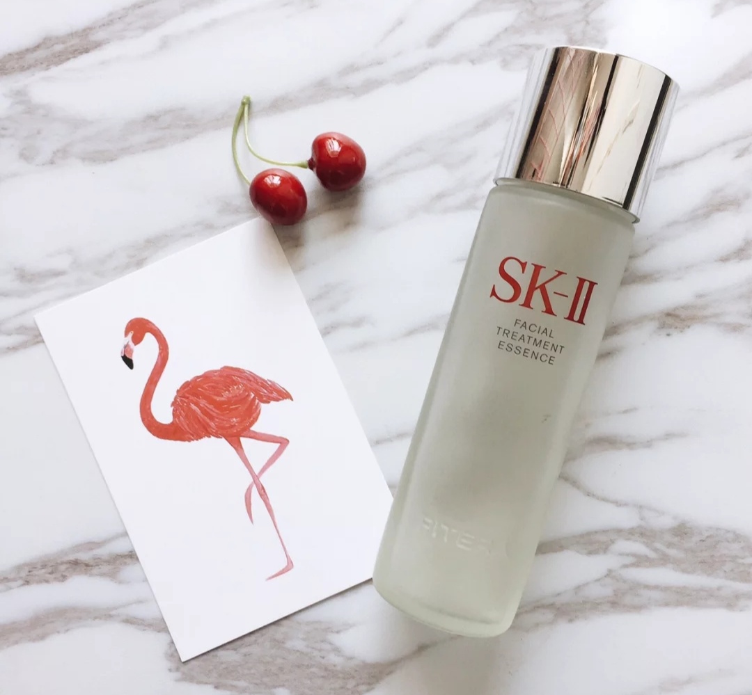 sk2护肤品排行：神仙水位居第一，小灯泡次之，大红瓶也榜上有名