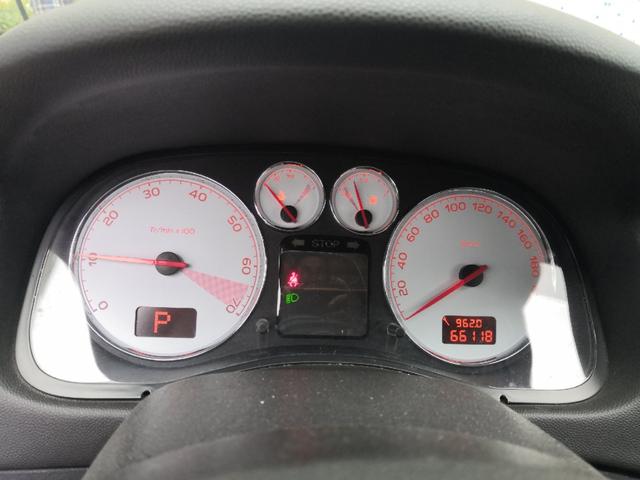 标致307两厢自动1.6驾驶感受,307原地烧胎