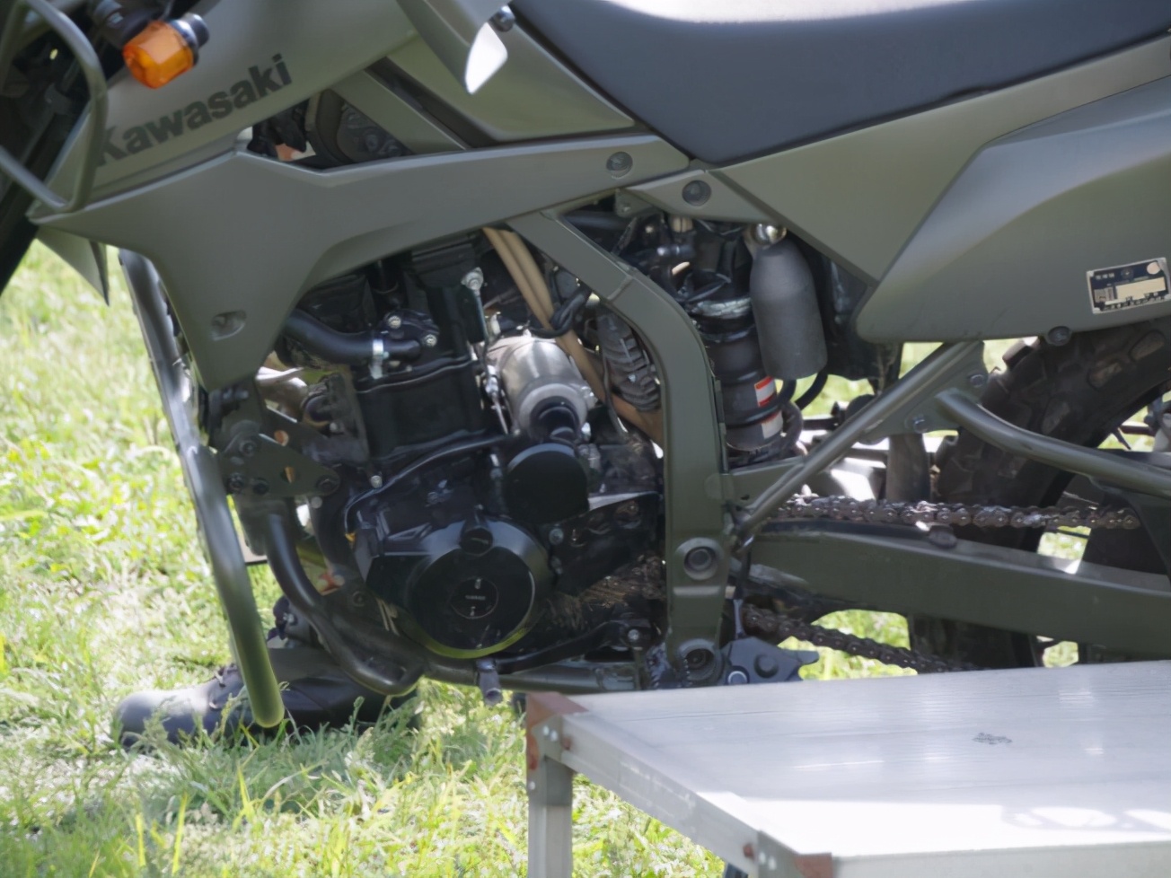 日本摩托车侦察队视频,日本自卫队摩托都是柴油吗