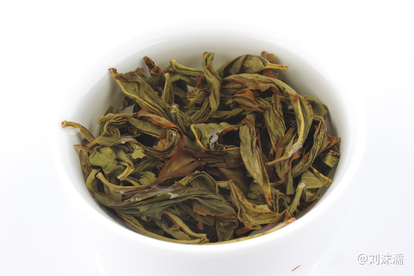 如何评价凤凰单丛,正宗特级凤凰单丛茶茶汤对比