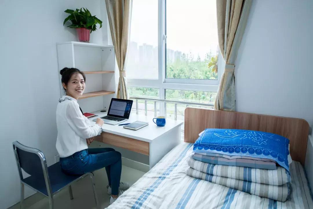 创新港大学单人宿舍,创新港宿舍四人间