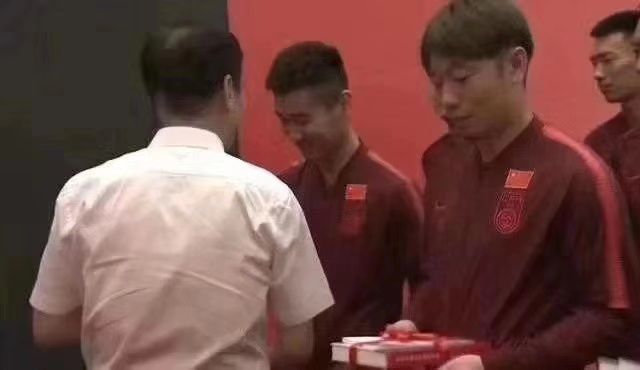 里皮超过十次崩溃！国足没救了？