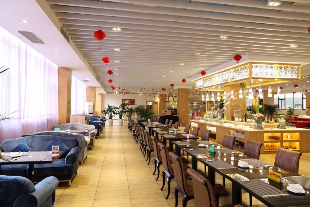 坪山区5星酒店里吃圣诞大餐！158元1大1小，圣诞火鸡、海鲜、烧烤