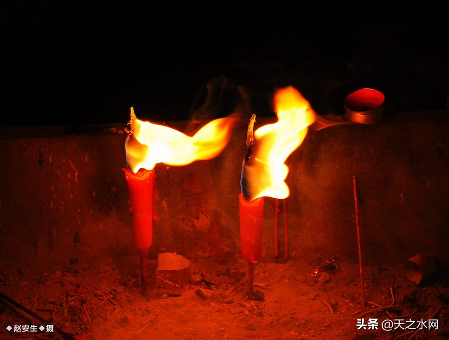 甘肃天水数万民众“上九朝观”祈福纳祥争烧头柱香！（组图）