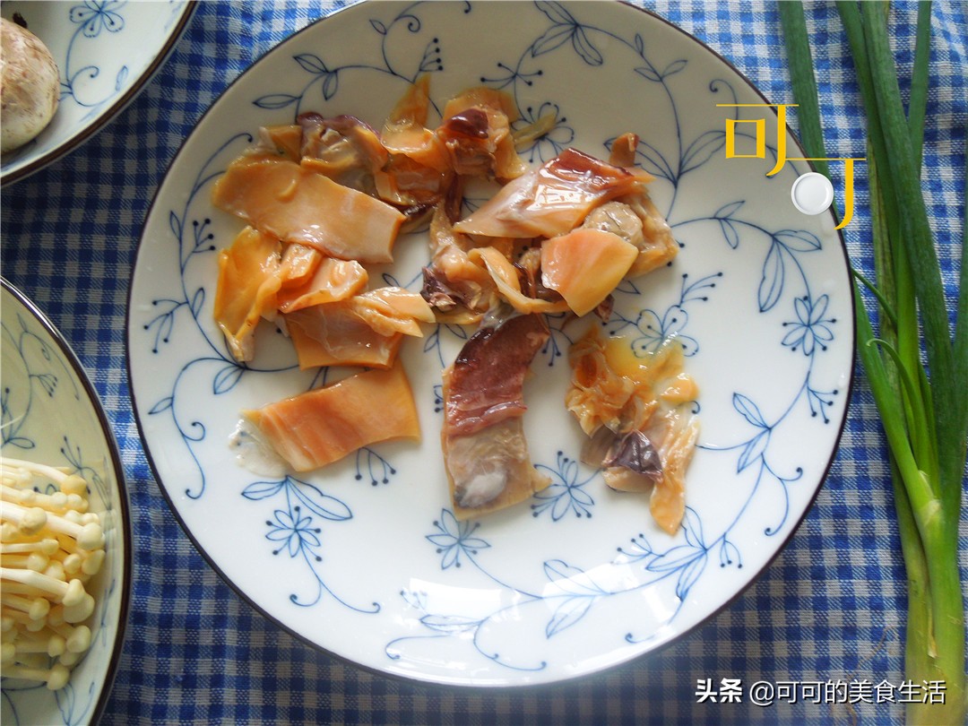 墨鱼干菌菇炖鸡,墨鱼干煲汤搭配什么菌菇