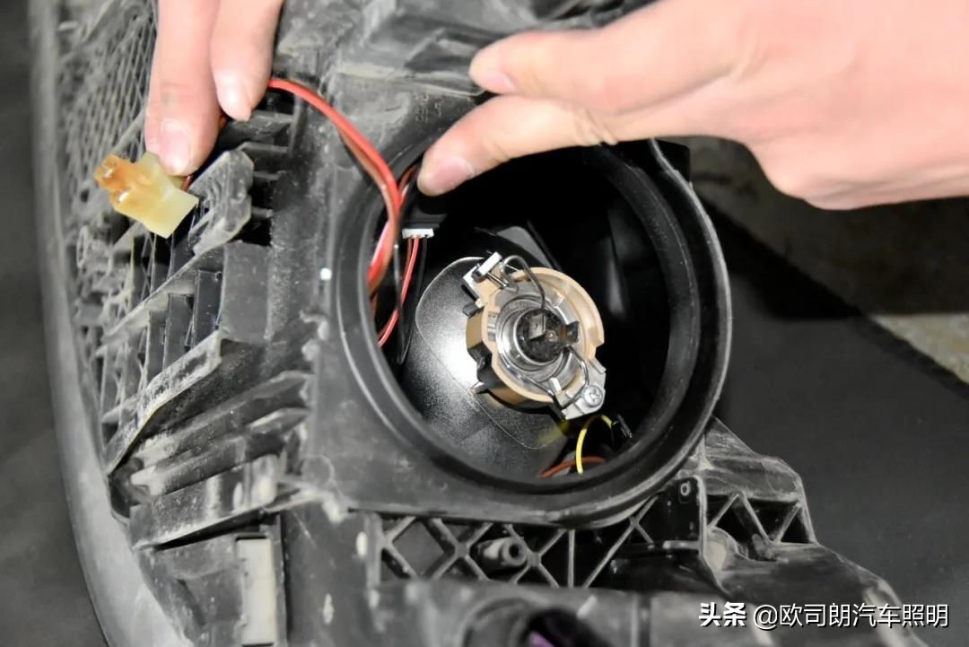 英朗gt氙气灯能直接换led灯泡吗,英朗卤素大灯改led大灯多少钱