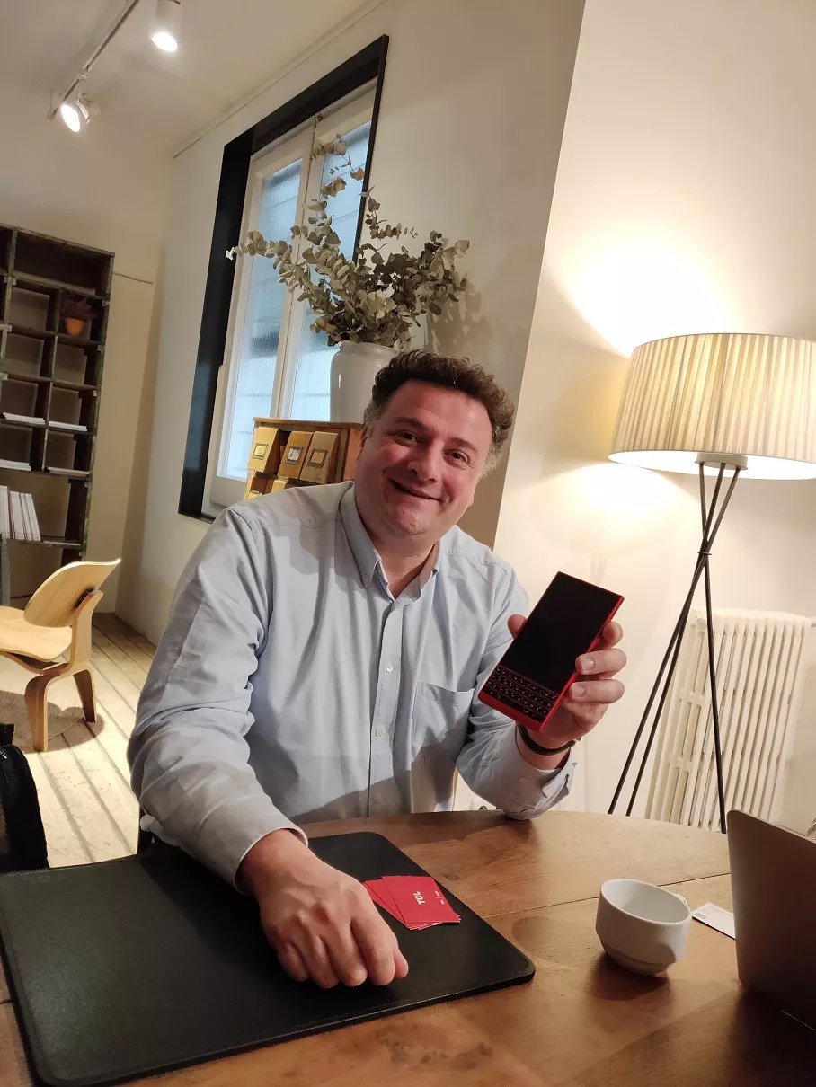 黑莓手机在中国仅剩半年存活期,受奥巴马影响买黑莓手机