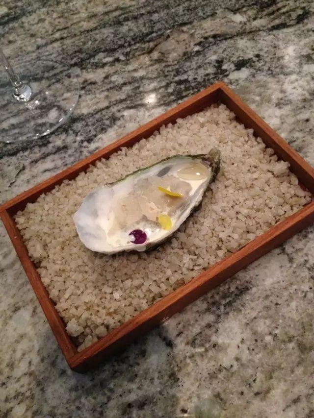 深夜除了晒烤串，还能晒太阳