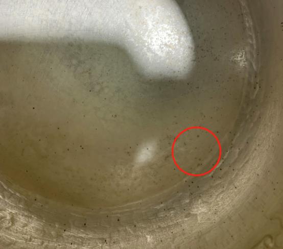 银壶里面黄色斑点怎么去除,银壶黑斑点