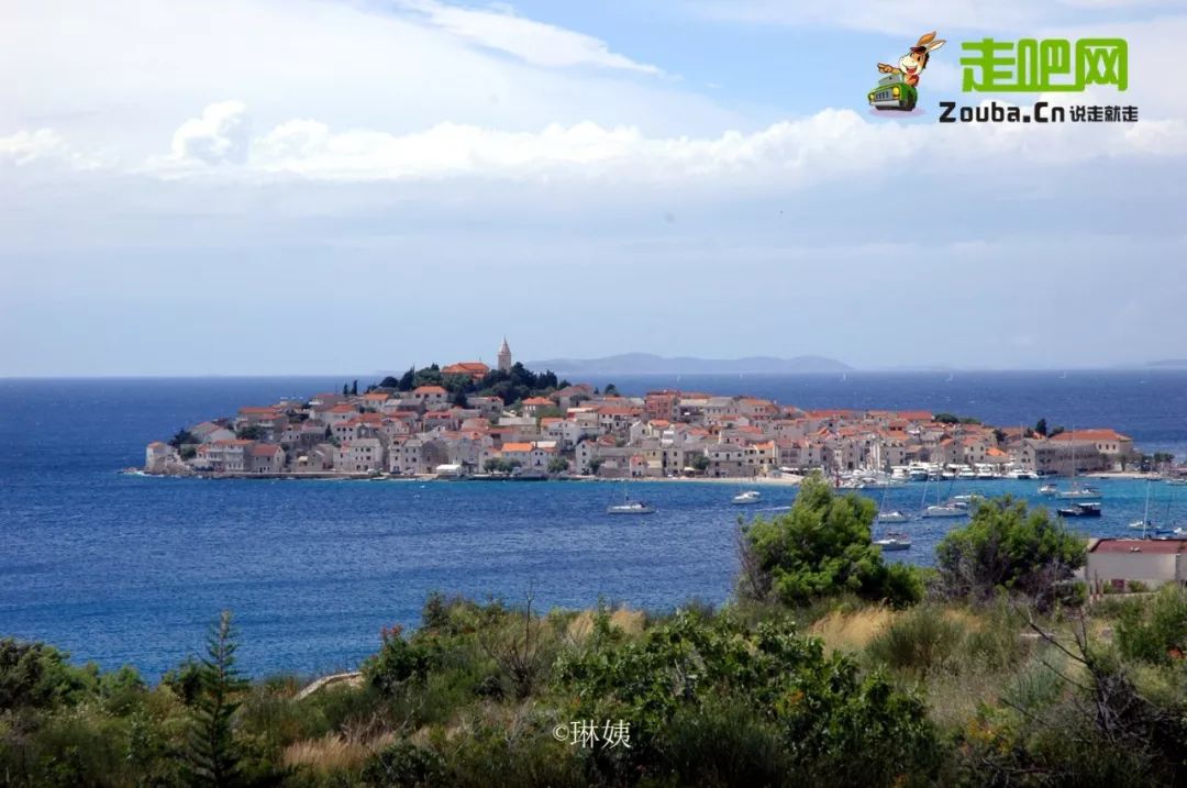 女教师3年游20国,六十岁的女人一个人穷游中国