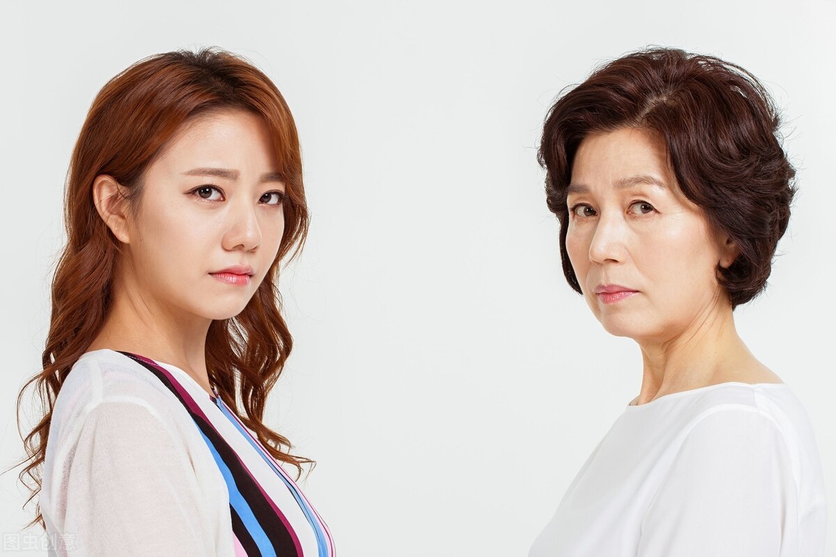 故事：一向不待见我的婆婆，在丈夫去世后，将房子和财产都给我