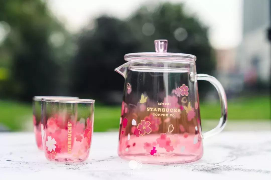 星巴克最新樱花杯,星巴克2019樱花季杯子