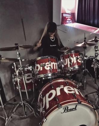 和罗志祥分手7个月后，周扬青终于要出道做女明星了...