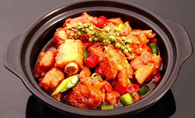 家常黄焖鸡最正宗的做法王刚,家常黄焖鸡肉的做法大全