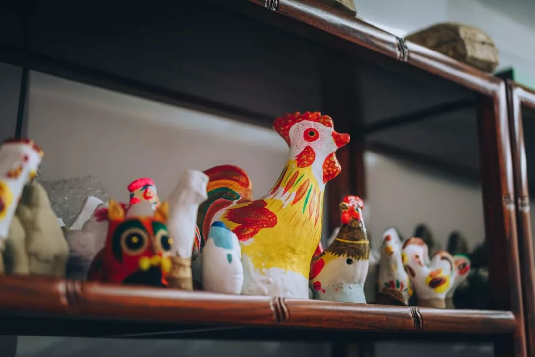 非遗守艺人｜他把泥“玩”出了花样，让有400年历史的老北京兔儿爷也跟上时代