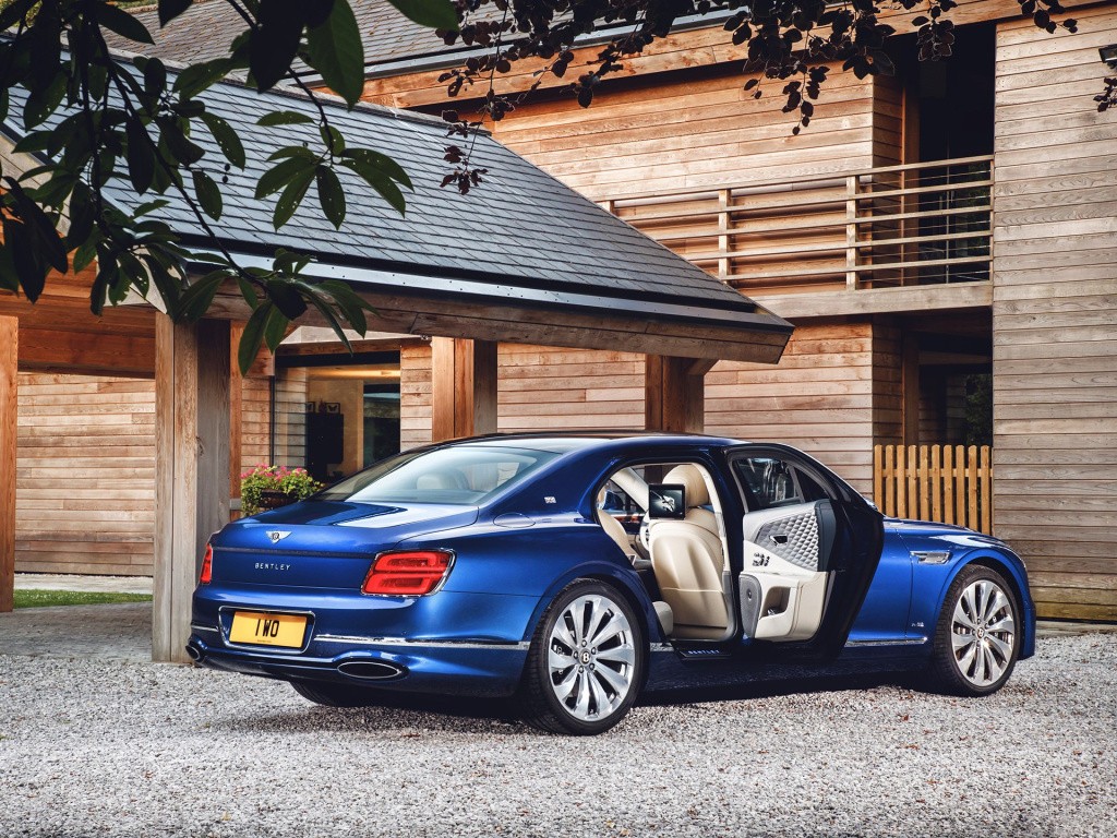 为什么同样的车型都不同配置,为什么同样配置的车比4s店优惠高