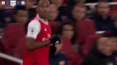 足球场上最尴尬的20个瞬间,足球比赛应对突发状况