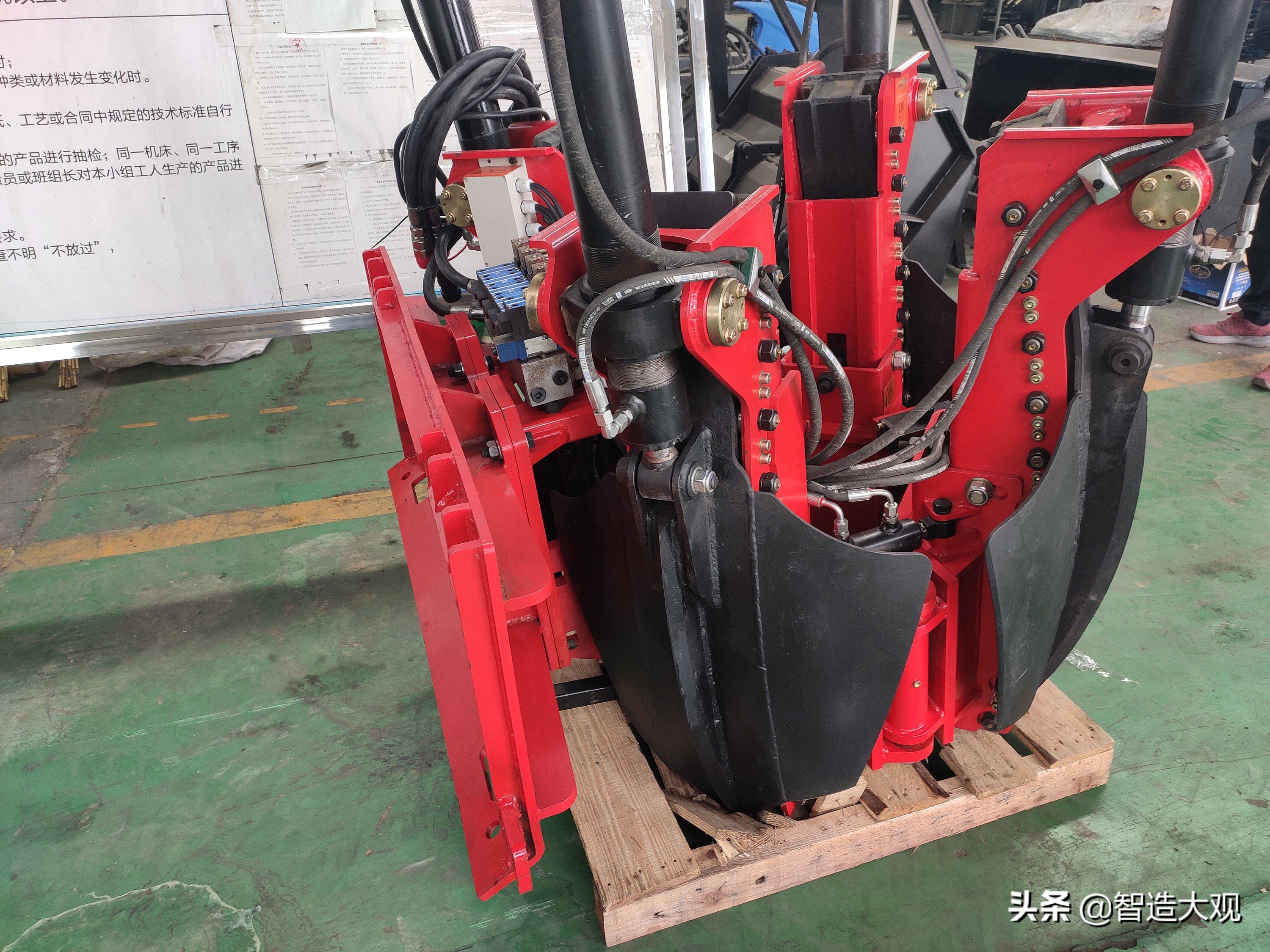 挖树移栽机视频大全,挖树种树机