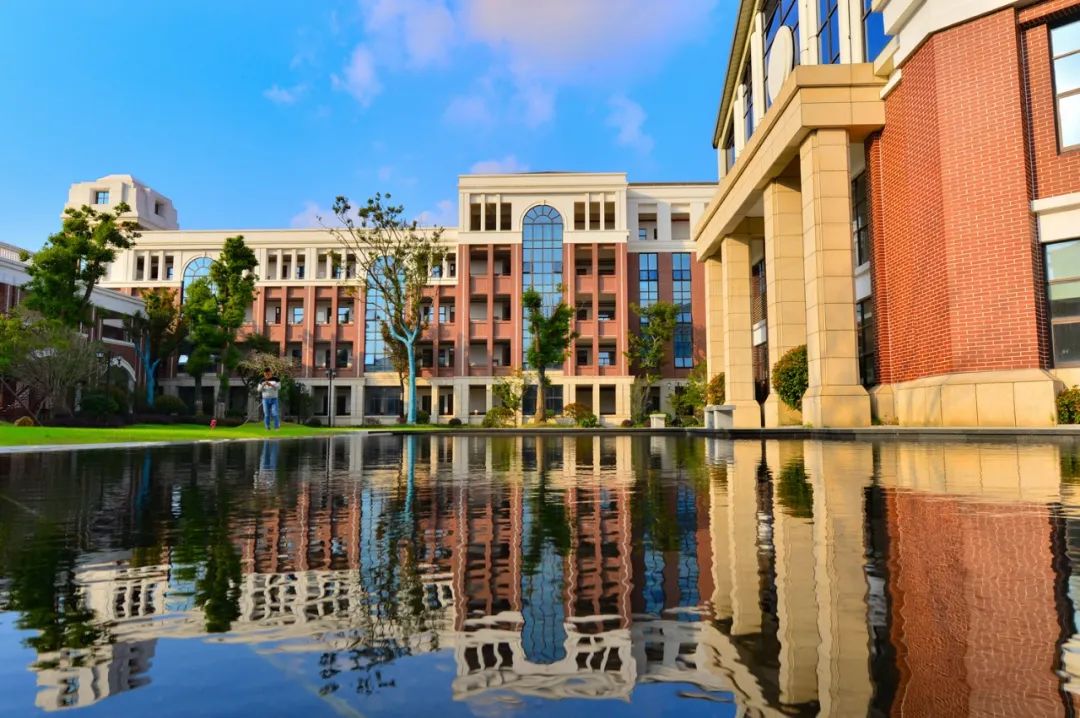 江苏南通八一中学官网,南通市八一中学升学率