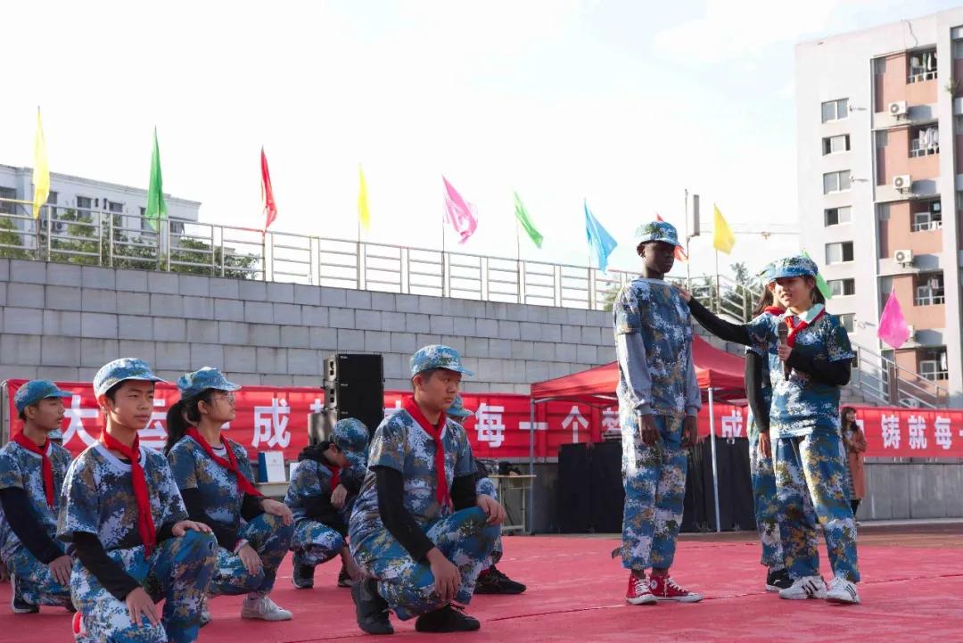 机器人在技能大赛上尬舞,世界机器人舞冠军挑战赛