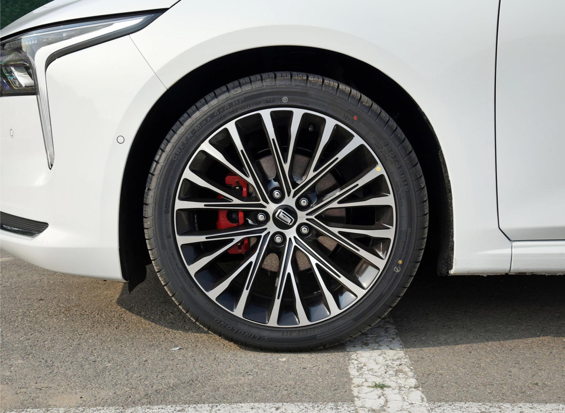 奔腾b70最新款的车主感受,春季车展第四代奔腾b70