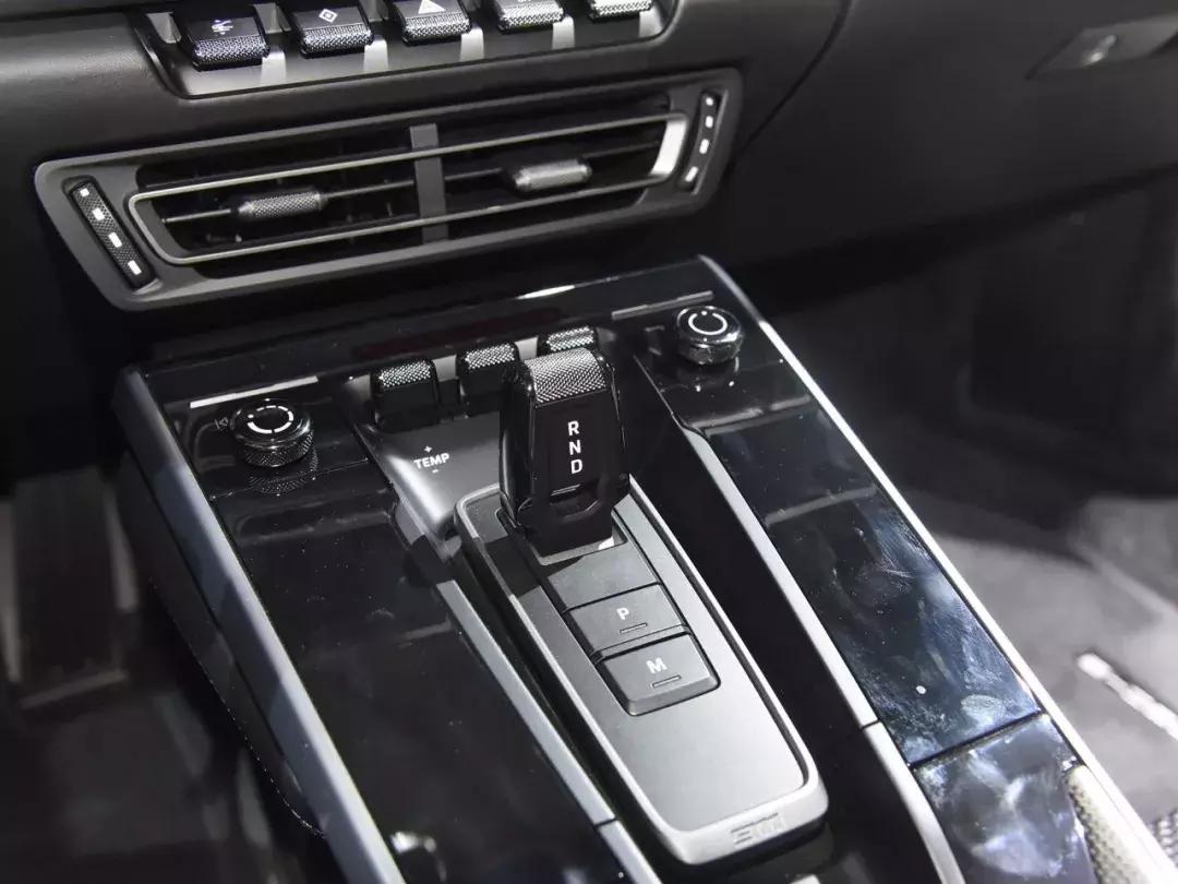 保时捷911直线加速对比新款911,保时捷911vs日产gtr哪个更快