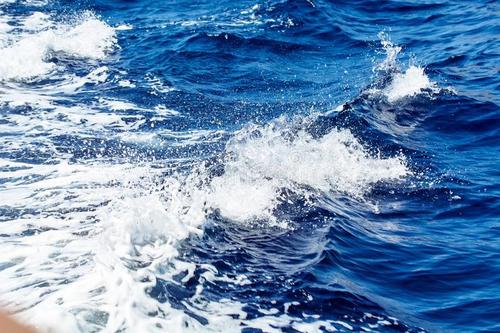 海上渴死都不能喝海水是吗,在海上为什么不蒸馏海水喝