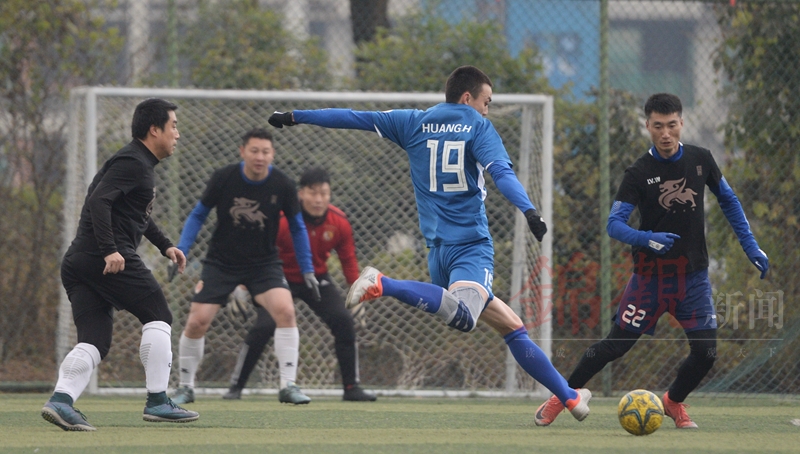 战报:成都前卫一队率先闯进“*党**报读者杯”决赛