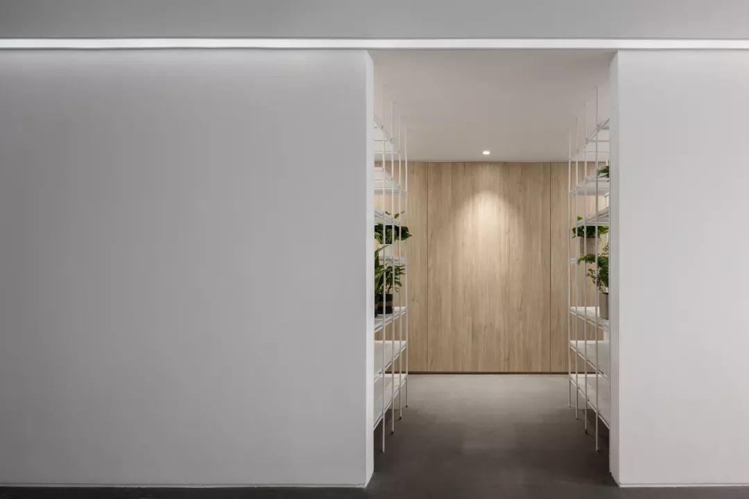 简约开放办公区设计,郑州办公空间设计风格