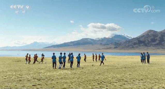 超燃！*疆新**少女的足球梦被拍成纪录片，登上央视