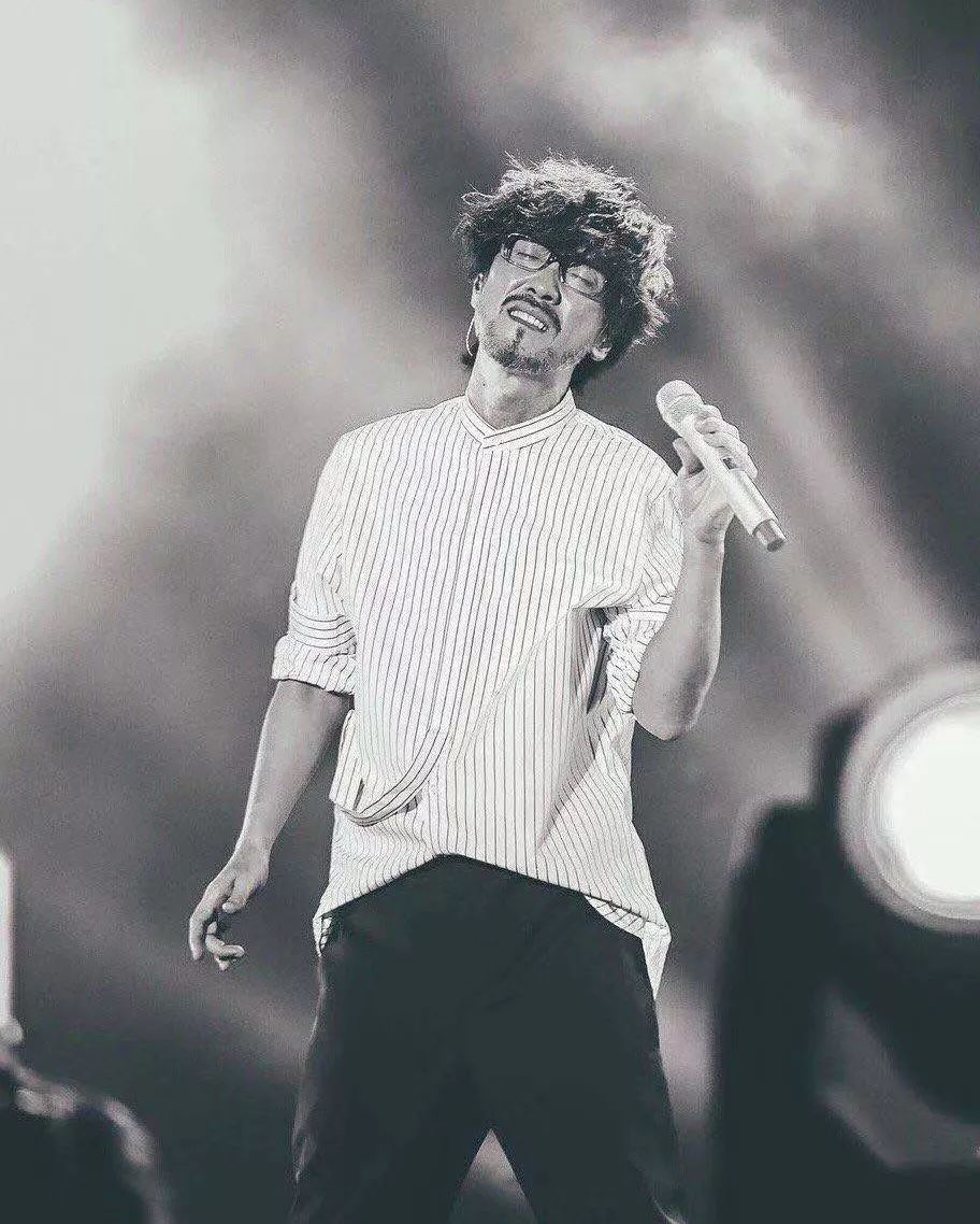 周传雄被谁淘汰,周传雄状况