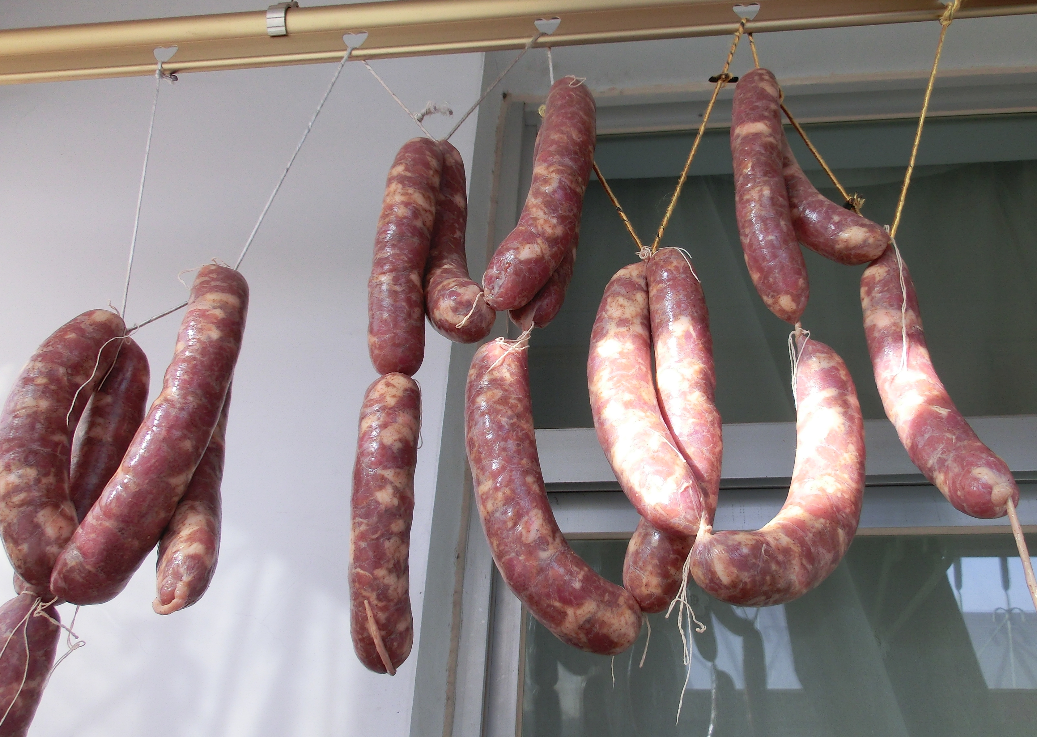 做腊肠调料配方10斤,做腊肠的配料和方法及工具