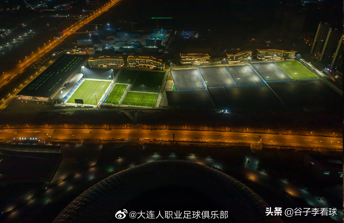 大连青训足球基地室内足球场对外,大连青训足球基地视频航拍