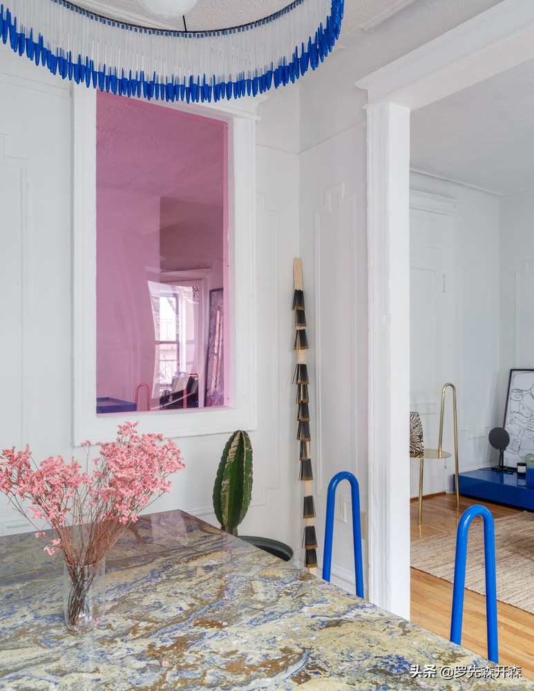 现代简约公寓充满科技感的空间,黑灰现代感极简风公寓设计案例