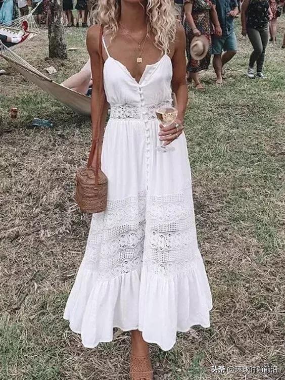美炸了的吊带裙也挑人，会露才是王者