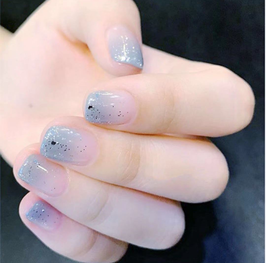 粉嫩渐变果冻唇,无美颜无滤镜的果冻甲