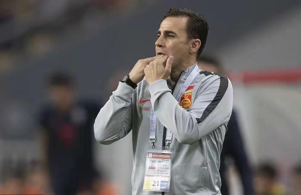 主教练奇葩癖好,盘点足球场上教练的骚操作