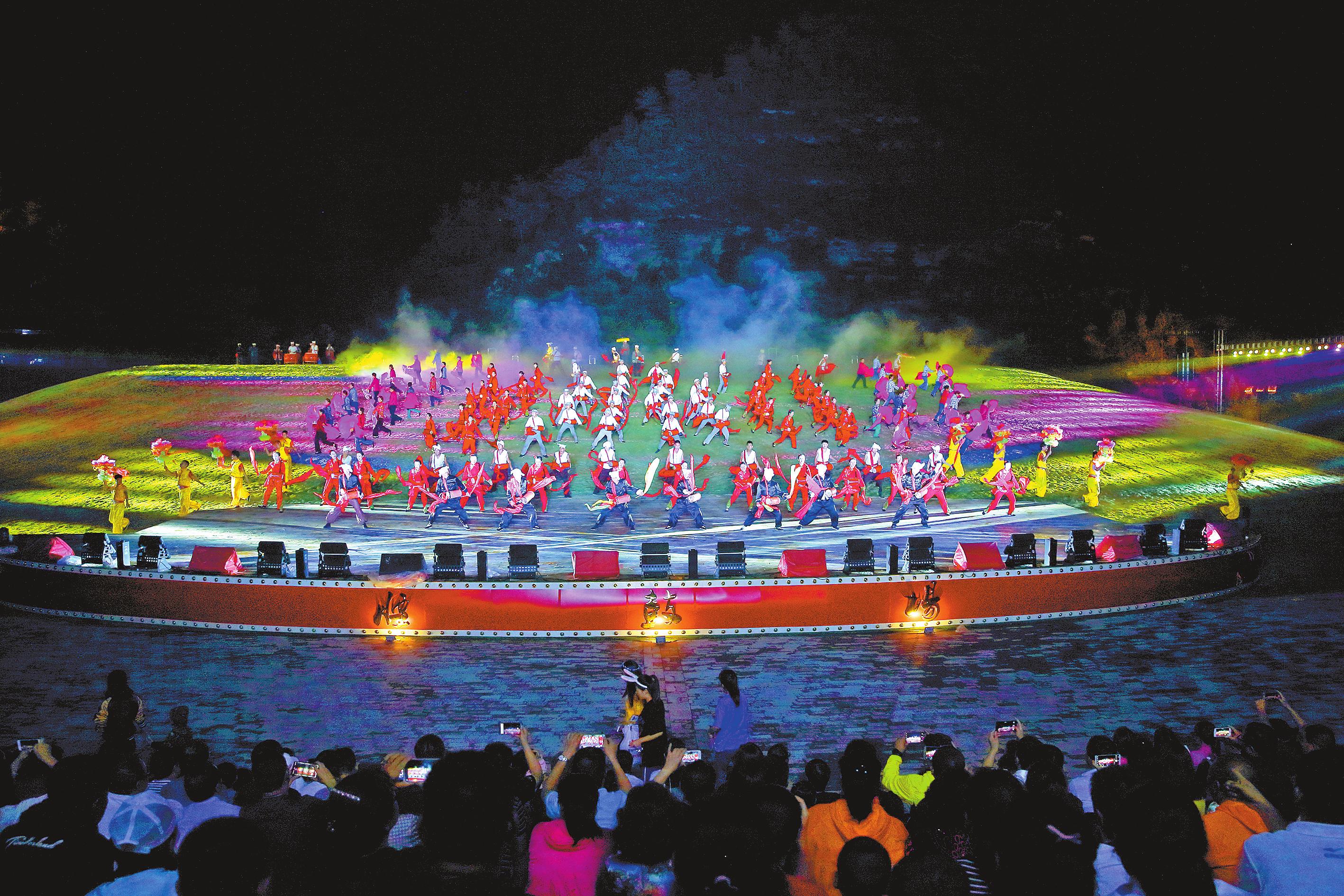 黄土高坡上的安塞腰鼓表演,黄土高坡上的腰鼓舞