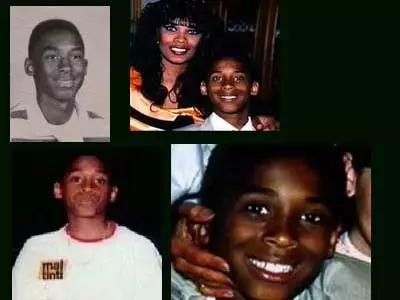 今天，我们用两部纪录片来致敬这位伟大的球员、丈夫与父亲