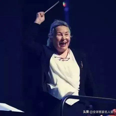 指挥家郑小瑛谈交响乐,客家山歌指挥家郑小瑛