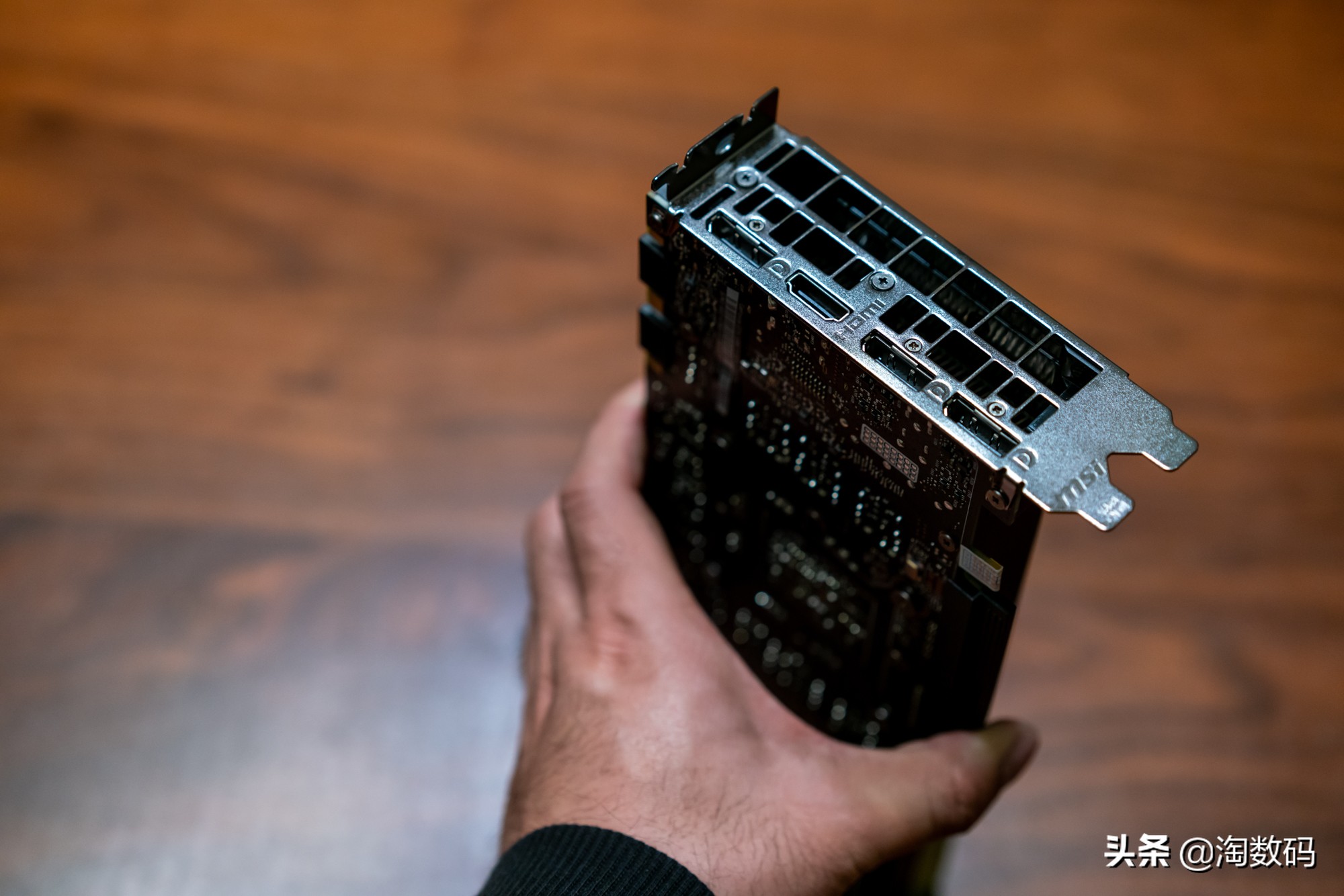 微星gtx1080ti11g涡轮公版显卡怎么样,微星gtx1080tiaero11g跑分