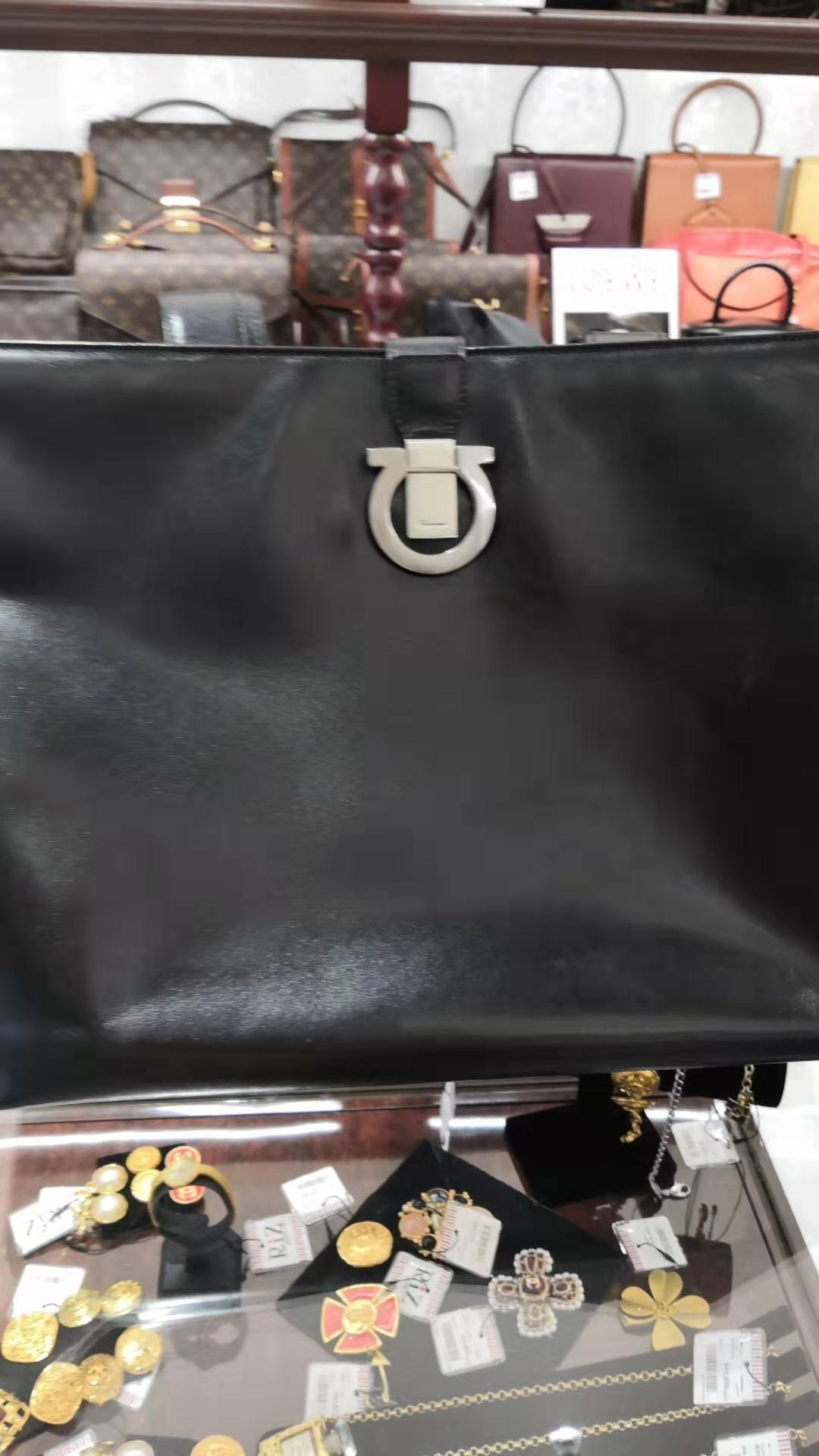 日本的lv中古店哪里多,大阪最大的中古店在哪里