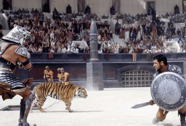 盘点那些利用动物的刑罚，把女犯人扒光衣服，扔进毒蛇蜈蚣坑里