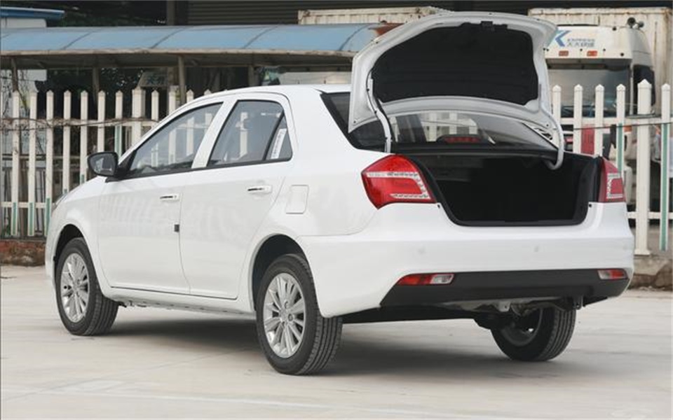 吉利金刚手动精英版值不值得买,吉利金刚最新款价格表