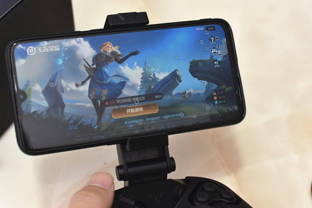 飞智八爪鱼手柄怎么玩王者荣耀,xbox手柄和飞智八爪鱼二代哪个好