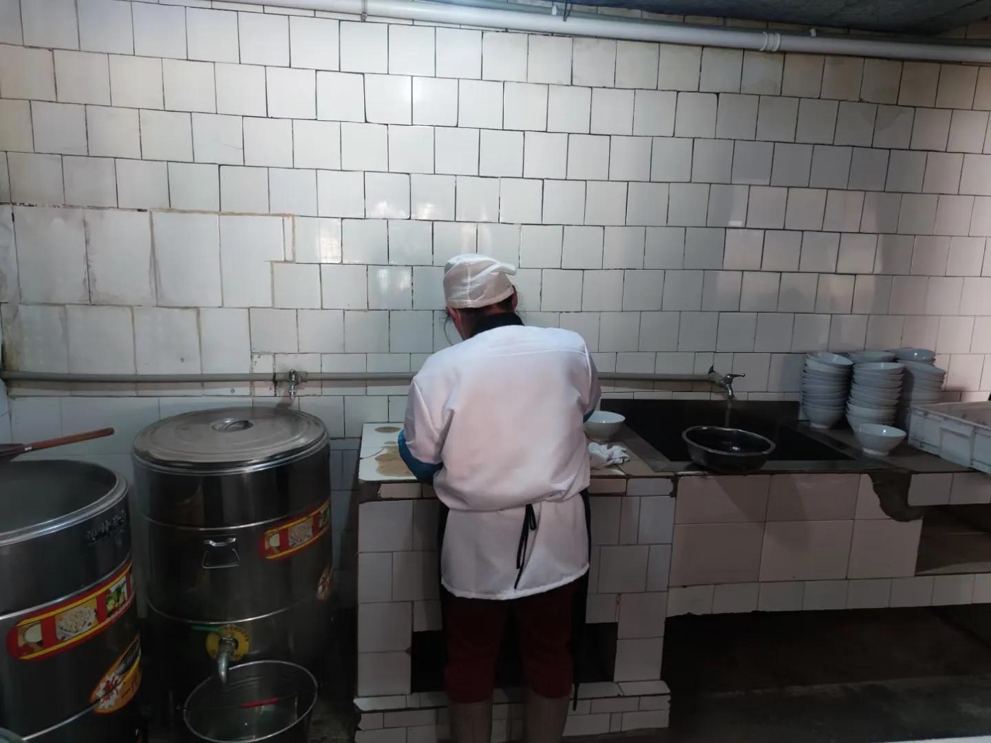 昆明的老奶米线,昆明老奶米线